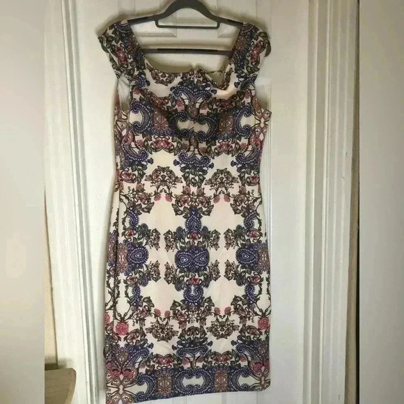 Multicolored Embellished Knee-Length Dress - Picture 12 of 16